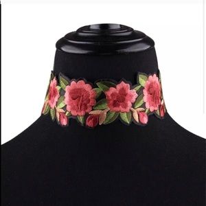🌹 Embroidered Flower 🌹 Choker Necklace